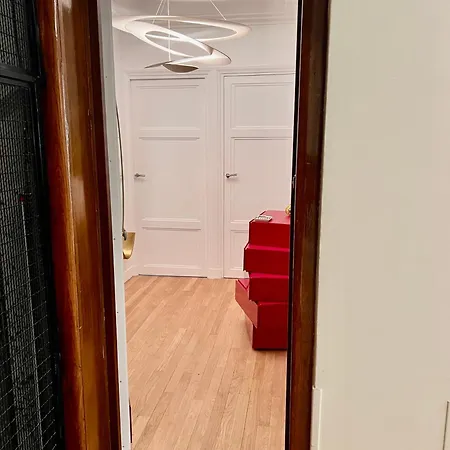 Luxurious, Quiet Near Trocadero