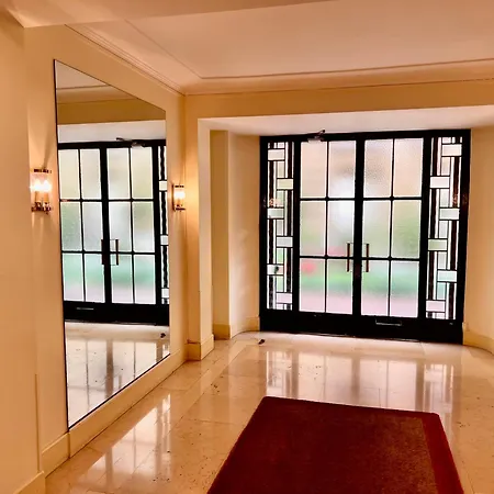 Luxurious, Quiet Near Trocadero Daire *