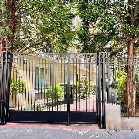 Daire Luxurious, Quiet Near Trocadero Paris