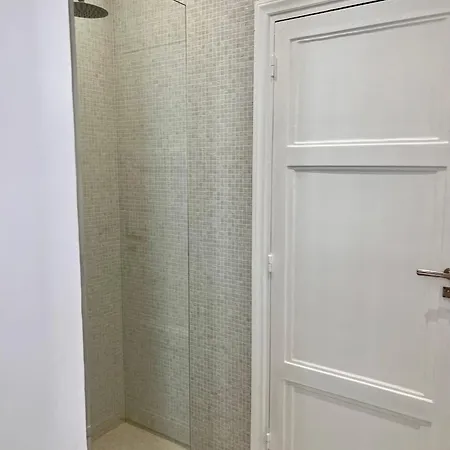 Luxurious, Quiet Near Trocadero Daire Paris