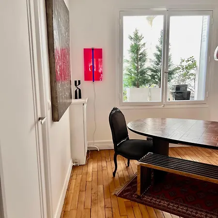 Luxurious, Quiet Near Trocadero